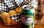 Pão de queijo e guaraná, no Boteco Brasil, em Vancouver, no Canadá